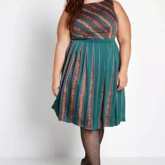 MODCLOTH "Pleat You To It" Fit & Flare Dress 15 RARE Forest Green Orange Floral - Picture 2 of 12